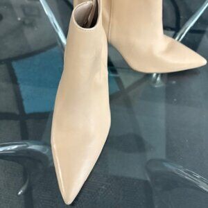 Brand New Vince Camuto Size 9